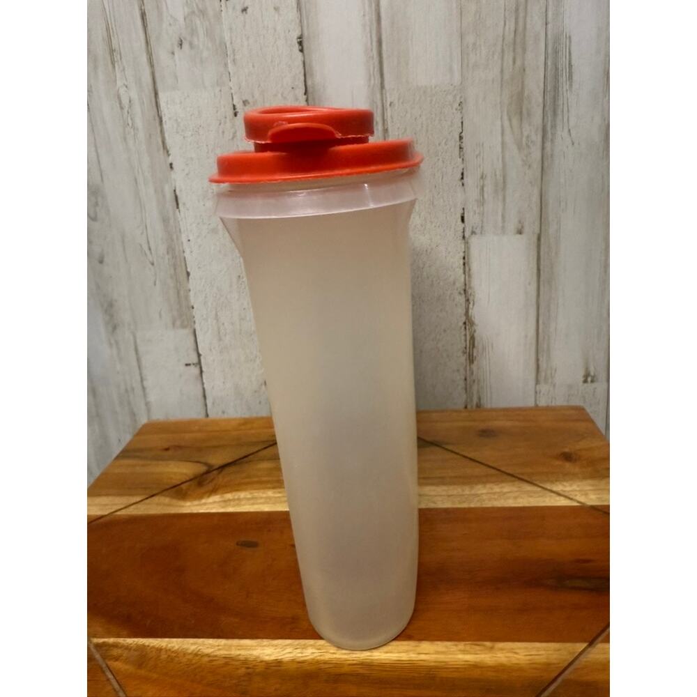 Vintage Tupperware Beverage Buddy Pitcher with‎ Red Flip-Top Lids